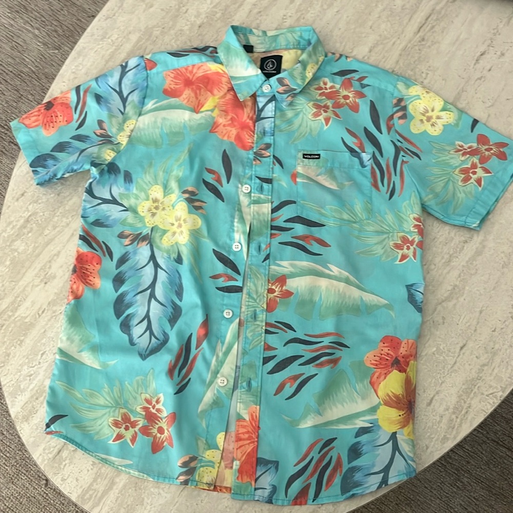 EUC Volcom boy size M